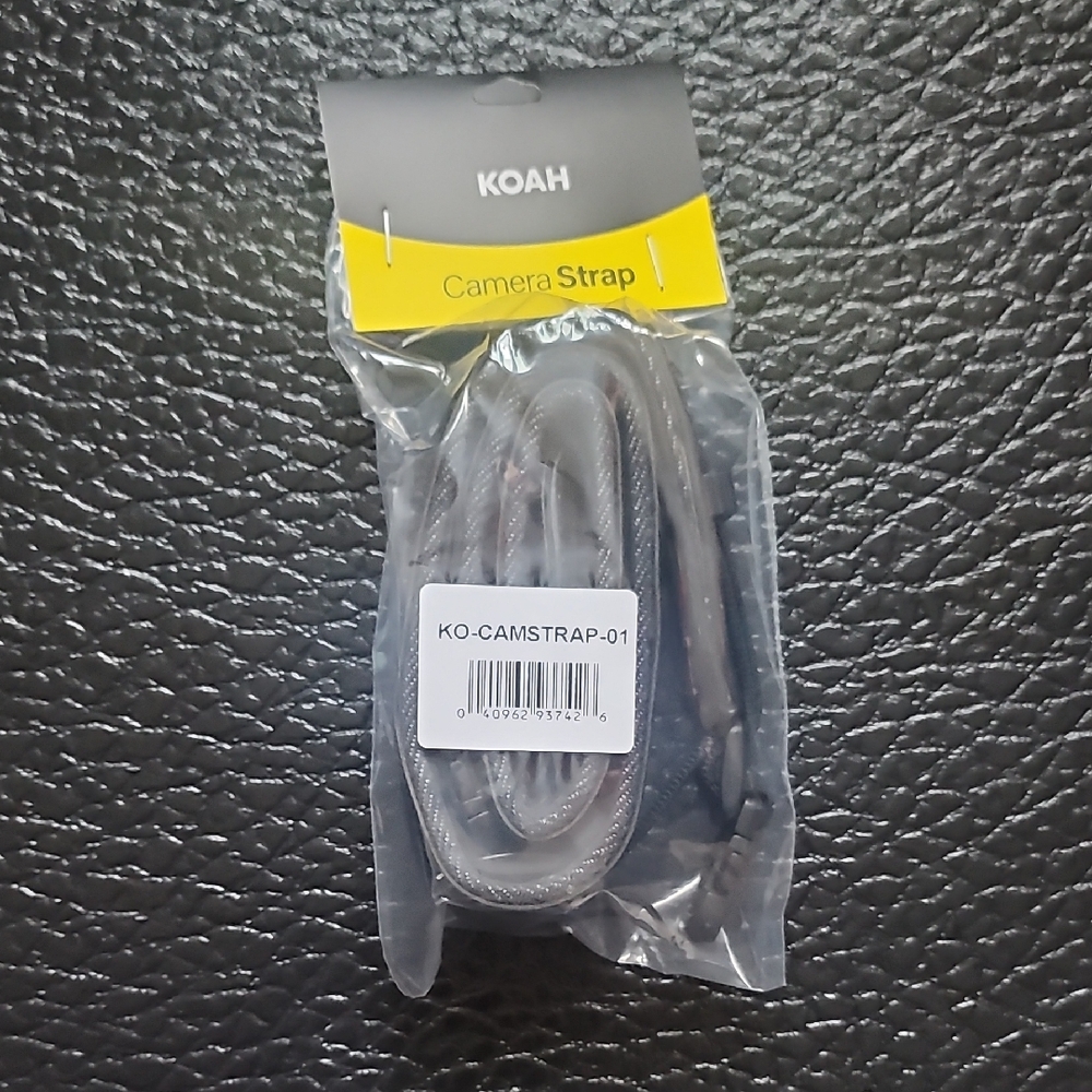 KOAH Camera Strap in Gray